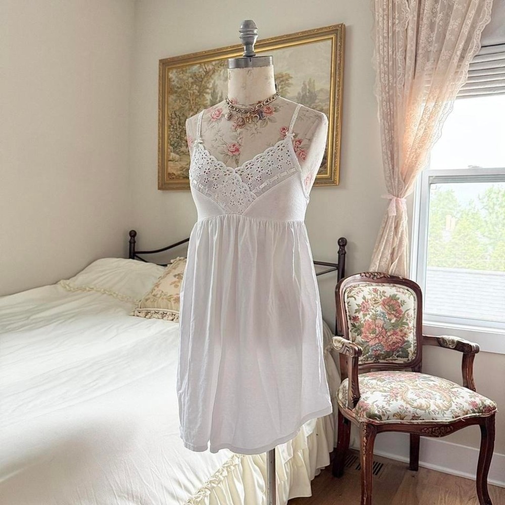 white eyelet mini dress Y2K white slip dress Victoria's Secret size small - Picture 2 of 8